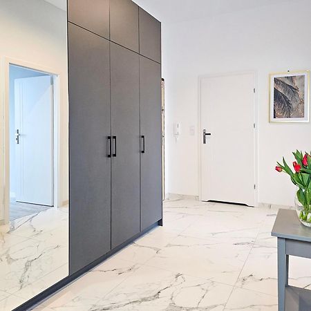 شقة Visit Baltic - Platan Tower Grey سفينويتشي المظهر الخارجي الصورة