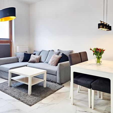 شقة Visit Baltic - Platan Tower Grey سفينويتشي المظهر الخارجي الصورة