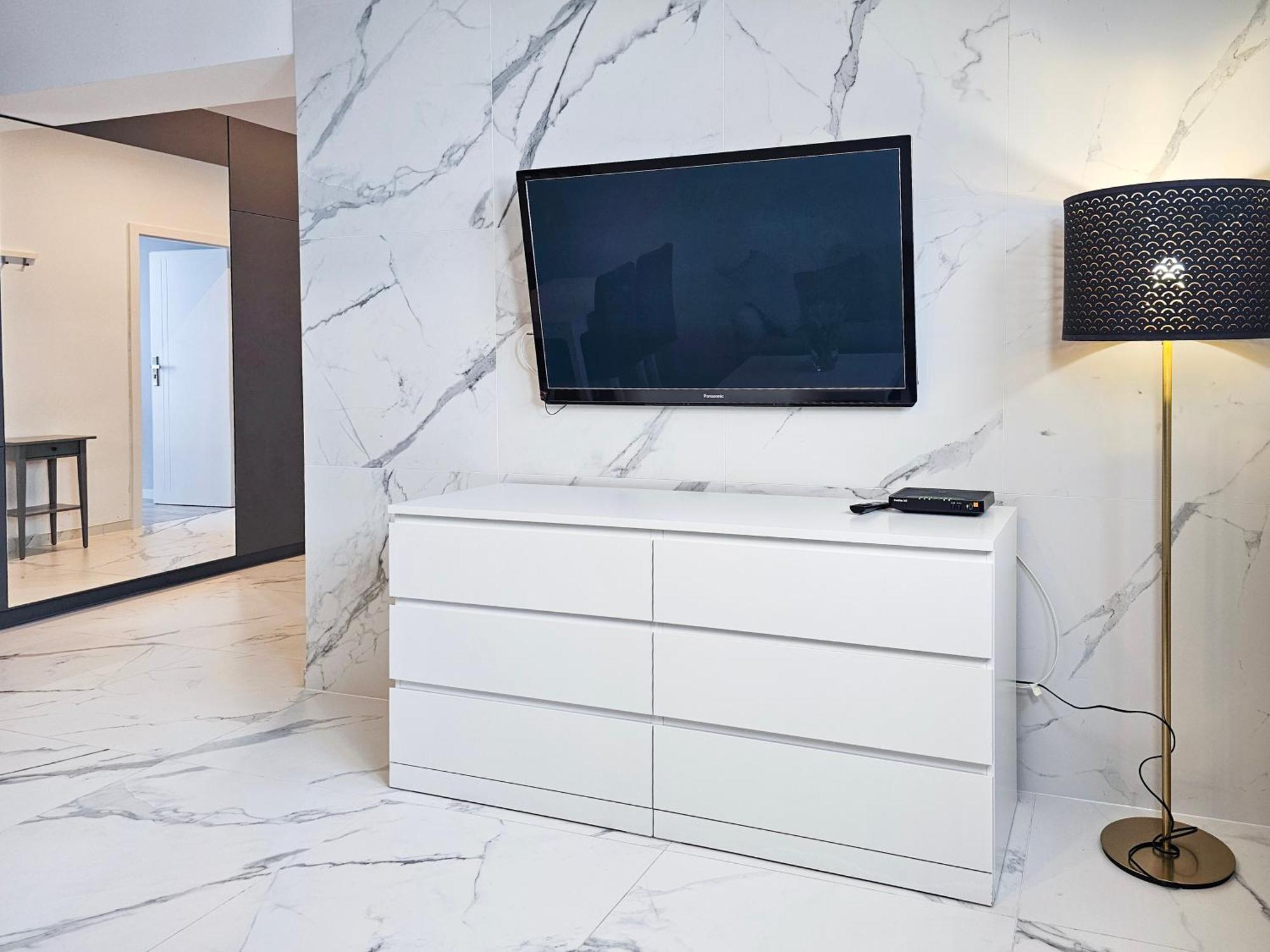 شقة Visit Baltic - Platan Tower Grey سفينويتشي المظهر الخارجي الصورة